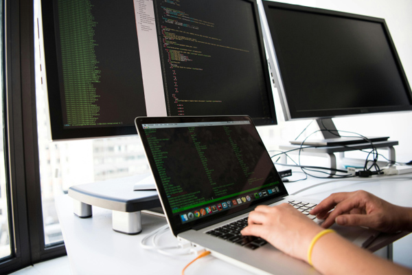 貴州中航華強(qiáng)科技取得離心式空浮風(fēng)機(jī)用防塵機(jī)構(gòu)專(zhuān)利，實(shí)現(xiàn)防塵罩和過(guò)濾網(wǎng)的便捷更換和安裝:過(guò)濾網(wǎng)
